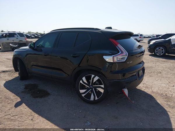 2025 VOLVO XC40 B5 PLUS DARK THEME — I6