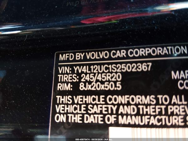 2025 VOLVO XC40 B5 PLUS DARK THEME — I9