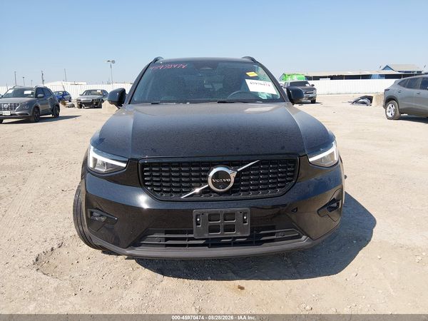 2025 VOLVO XC40 B5 PLUS DARK THEME — I115