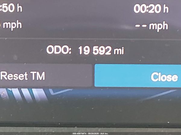 2025 VOLVO XC40 B5 PLUS DARK THEME — I118