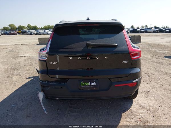 2025 VOLVO XC40 B5 PLUS DARK THEME — I119
