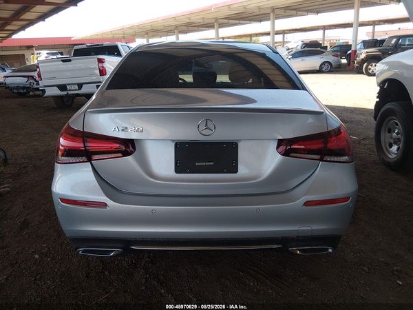 2021 MERCEDES-BENZ A 220 A220