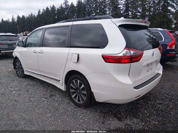 2020 TOYOTA SIENNA XLE — I3
