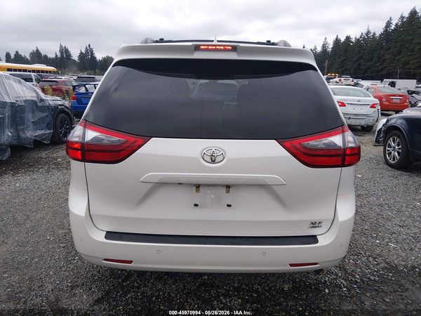 2020 TOYOTA SIENNA XLE — I119