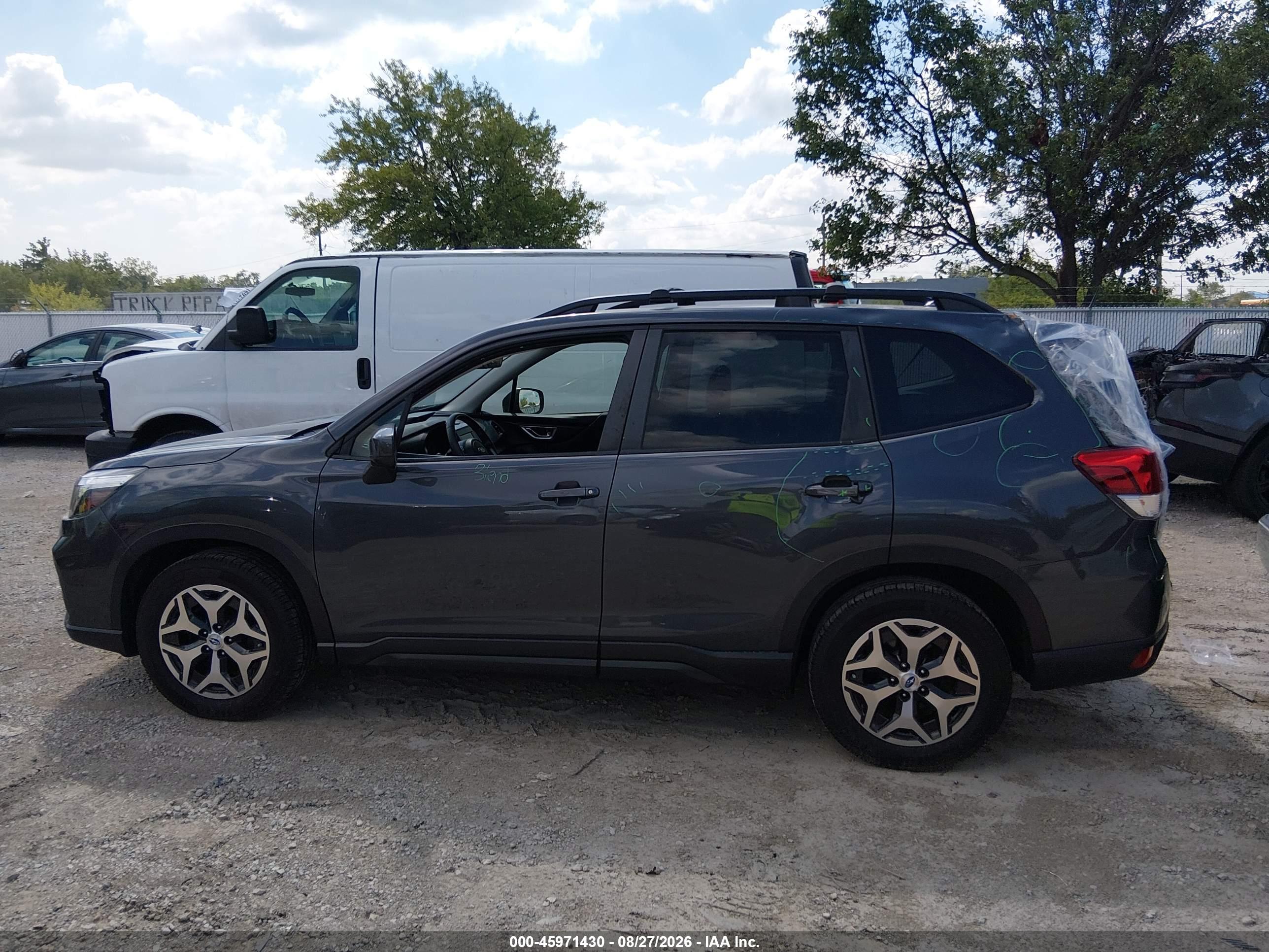 2020 SUBARU FORESTER PREMIUM