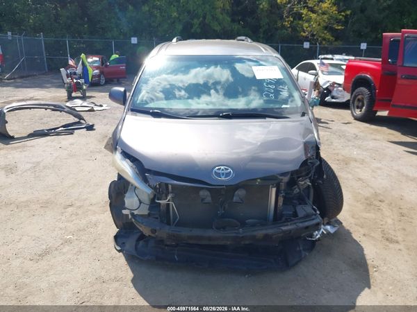 2016 TOYOTA SIENNA LE 8 PASSENGER — I115