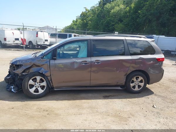 2016 TOYOTA SIENNA LE 8 PASSENGER — I117