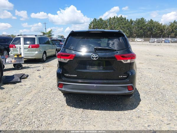 2017 TOYOTA HIGHLANDER LE PLUS