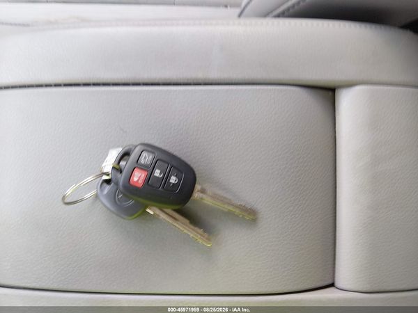 2017 TOYOTA HIGHLANDER LE PLUS