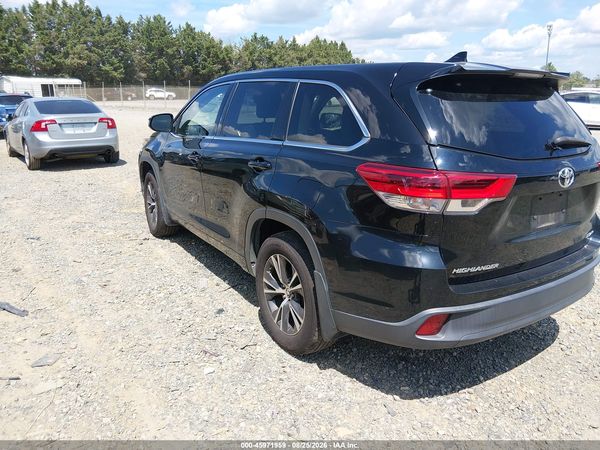 2017 TOYOTA HIGHLANDER LE PLUS