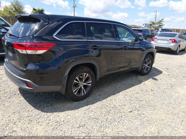 2017 TOYOTA HIGHLANDER LE PLUS