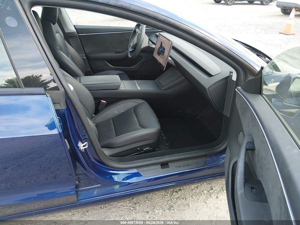 2025 TESLA MODEL 3 — I5