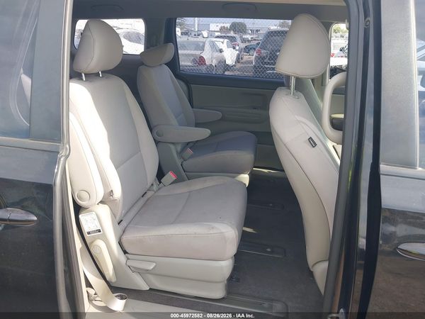 2016 KIA SEDONA L — I8