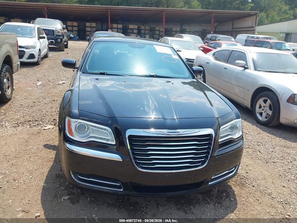 2013 CHRYSLER 300 Base/Limited