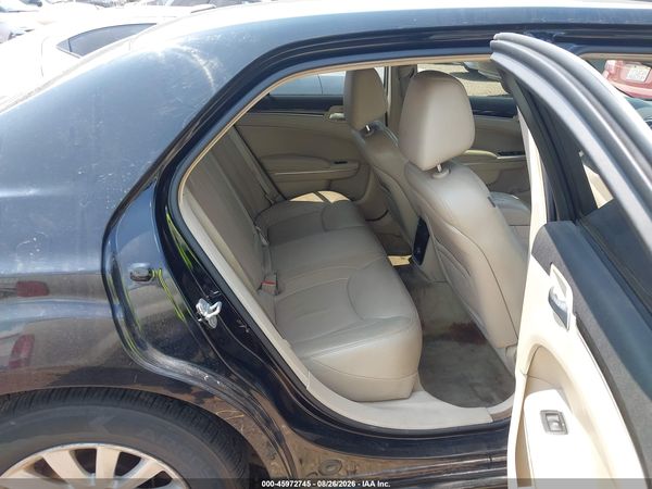 2013 CHRYSLER 300 Base/Limited
