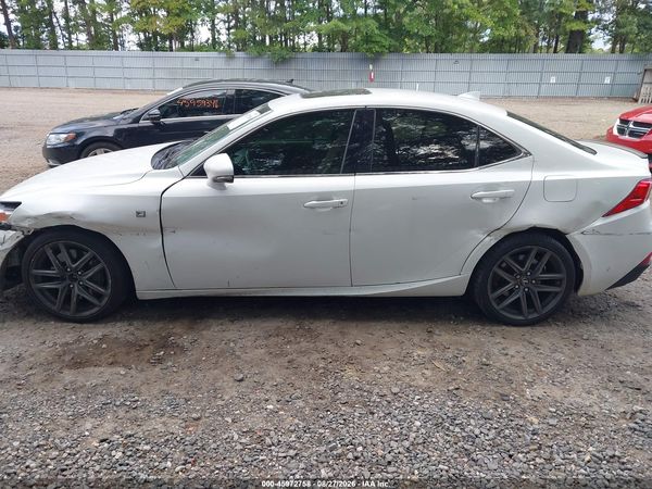 2016 LEXUS IS 300 — I6