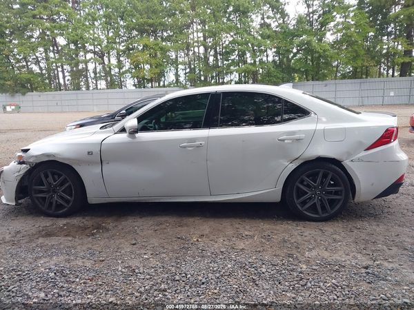 2016 LEXUS IS 300 — I117
