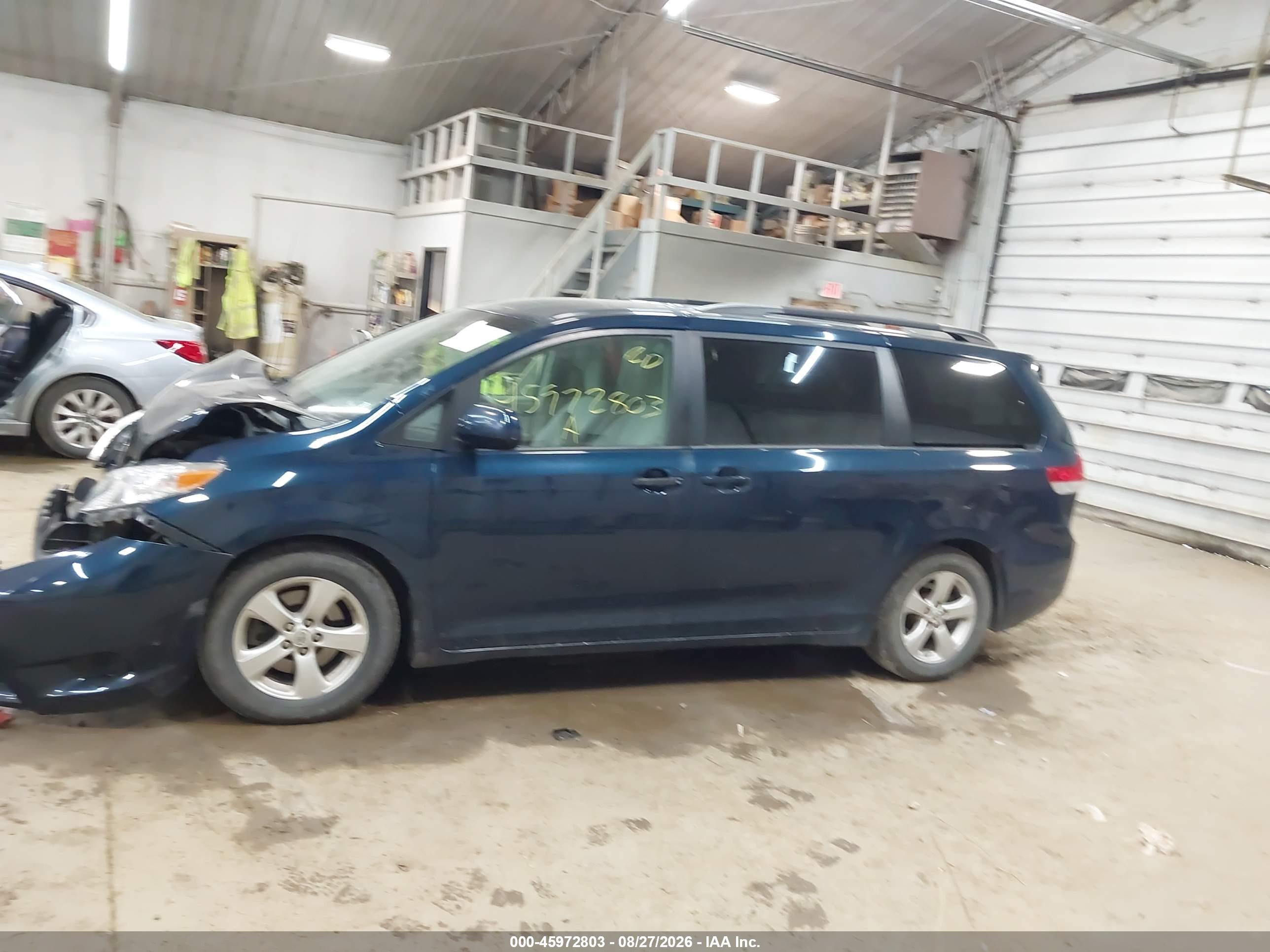 2012 TOYOTA SIENNA LE V6 8 PASSENGER