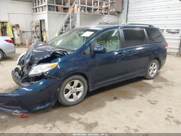 2012 TOYOTA SIENNA LE V6 8 PASSENGER