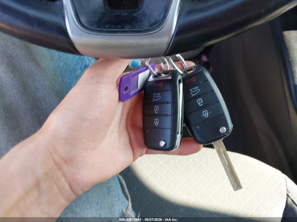 2017 KIA SORENTO 2.4L LX