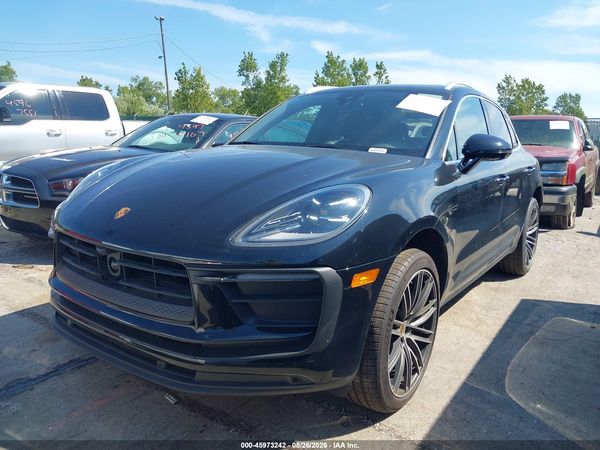 2025 PORSCHE MACAN T — I2