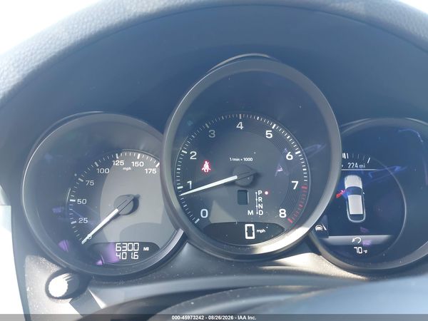 2025 PORSCHE MACAN T — I7