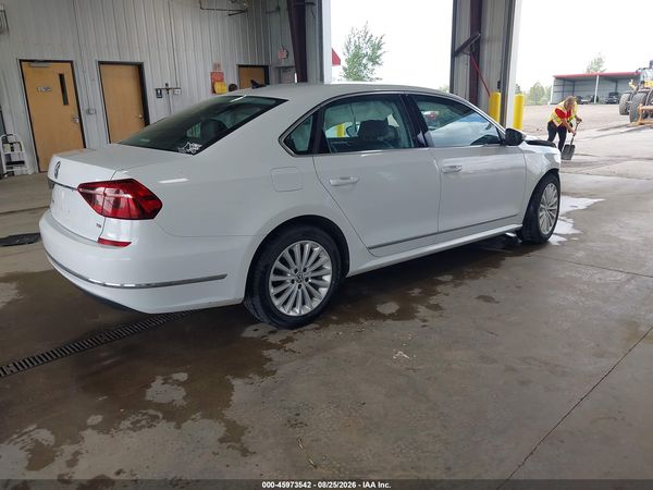 2017 VOLKSWAGEN PASSAT 1.8T SE — I4