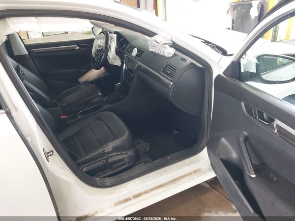 2017 VOLKSWAGEN PASSAT 1.8T SE — I5