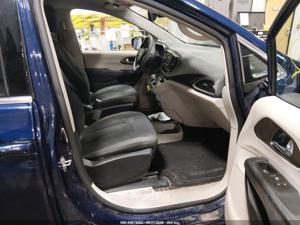 2017 CHRYSLER PACIFICA TOURING — I5