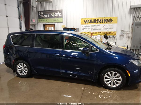 2017 CHRYSLER PACIFICA TOURING — I116