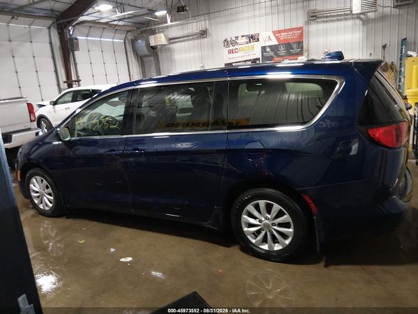2017 CHRYSLER PACIFICA TOURING — I117