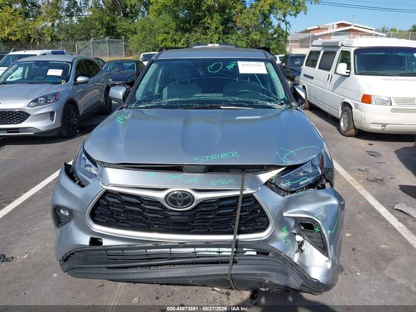 2020 TOYOTA HIGHLANDER LE