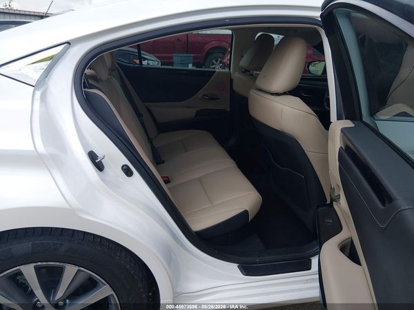 2021 LEXUS ES 300H 300h Premium — I8