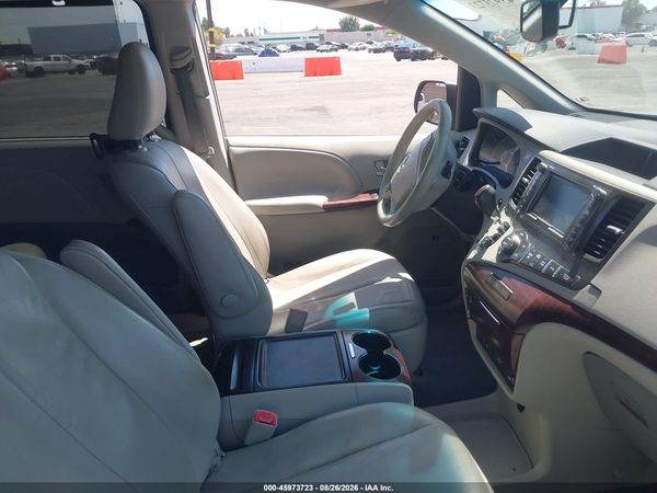 2012 TOYOTA SIENNA XLE V6 8 PASSENGER — I5
