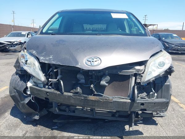 2012 TOYOTA SIENNA XLE V6 8 PASSENGER — I6