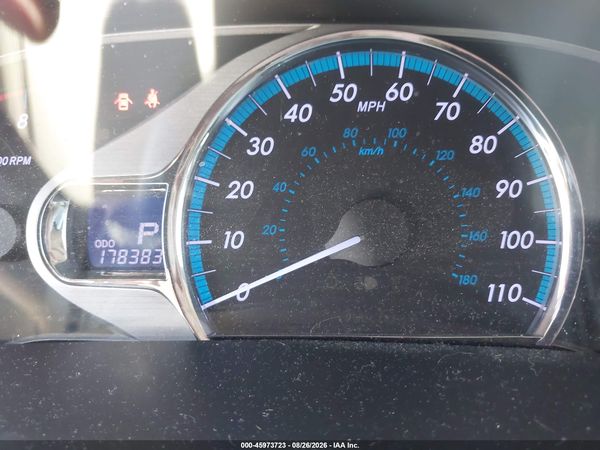 2012 TOYOTA SIENNA XLE V6 8 PASSENGER — I7
