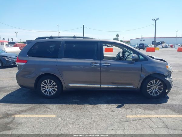 2012 TOYOTA SIENNA XLE V6 8 PASSENGER — I116