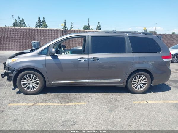 2012 TOYOTA SIENNA XLE V6 8 PASSENGER — I117