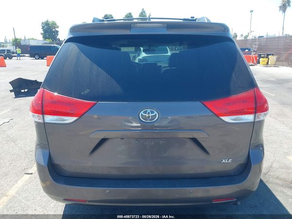 2012 TOYOTA SIENNA XLE V6 8 PASSENGER — I119
