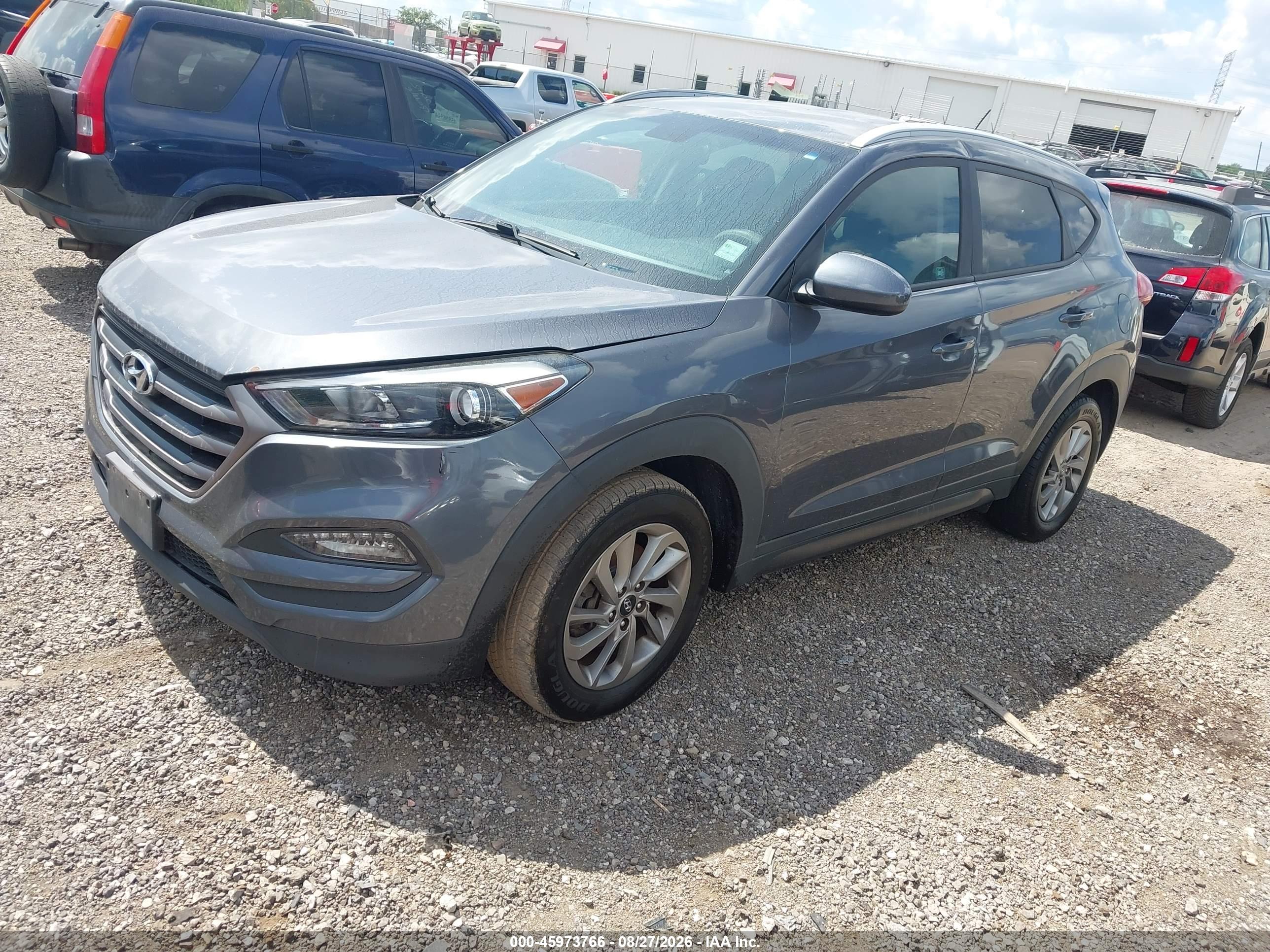 2016 HYUNDAI TUCSON SE — I2