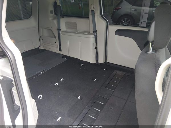 2016 DODGE GRAND CARAVAN SE — I8