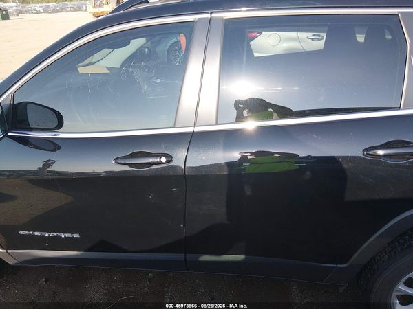 2022 JEEP CHEROKEE LATITUDE LUX FWD — I117