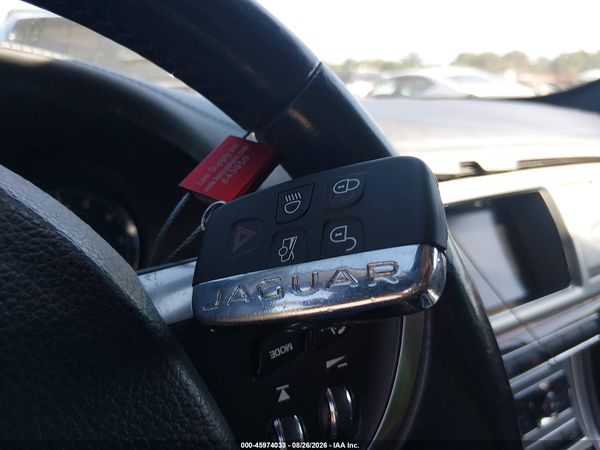 2013 JAGUAR XF V6 SC — I11