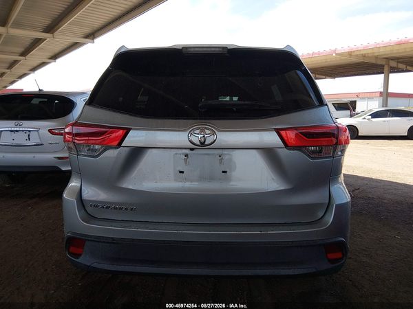 2018 TOYOTA HIGHLANDER LE