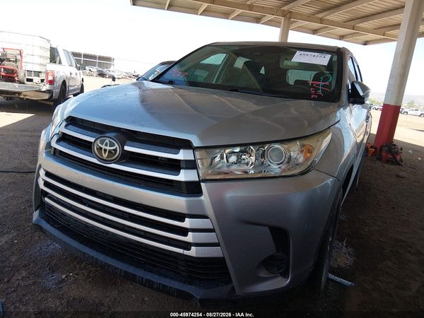 2018 TOYOTA HIGHLANDER LE