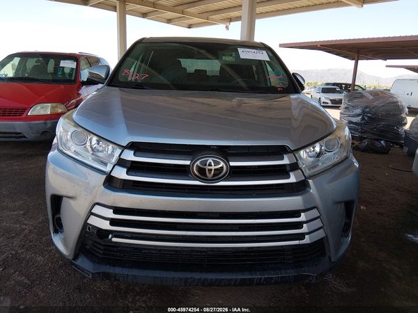 2018 TOYOTA HIGHLANDER LE