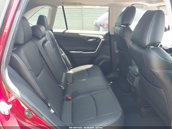 2022 TOYOTA RAV4 XLE — I8