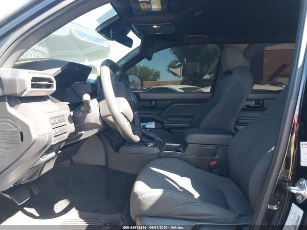 2025 TOYOTA TACOMA SR5 — I5