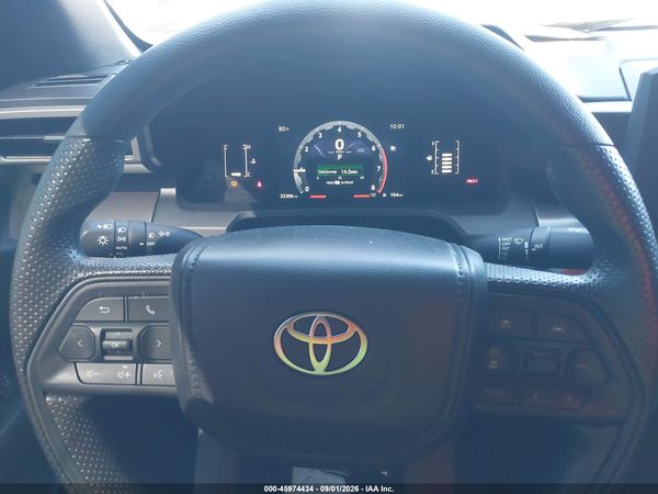 2025 TOYOTA TACOMA SR5 — I7