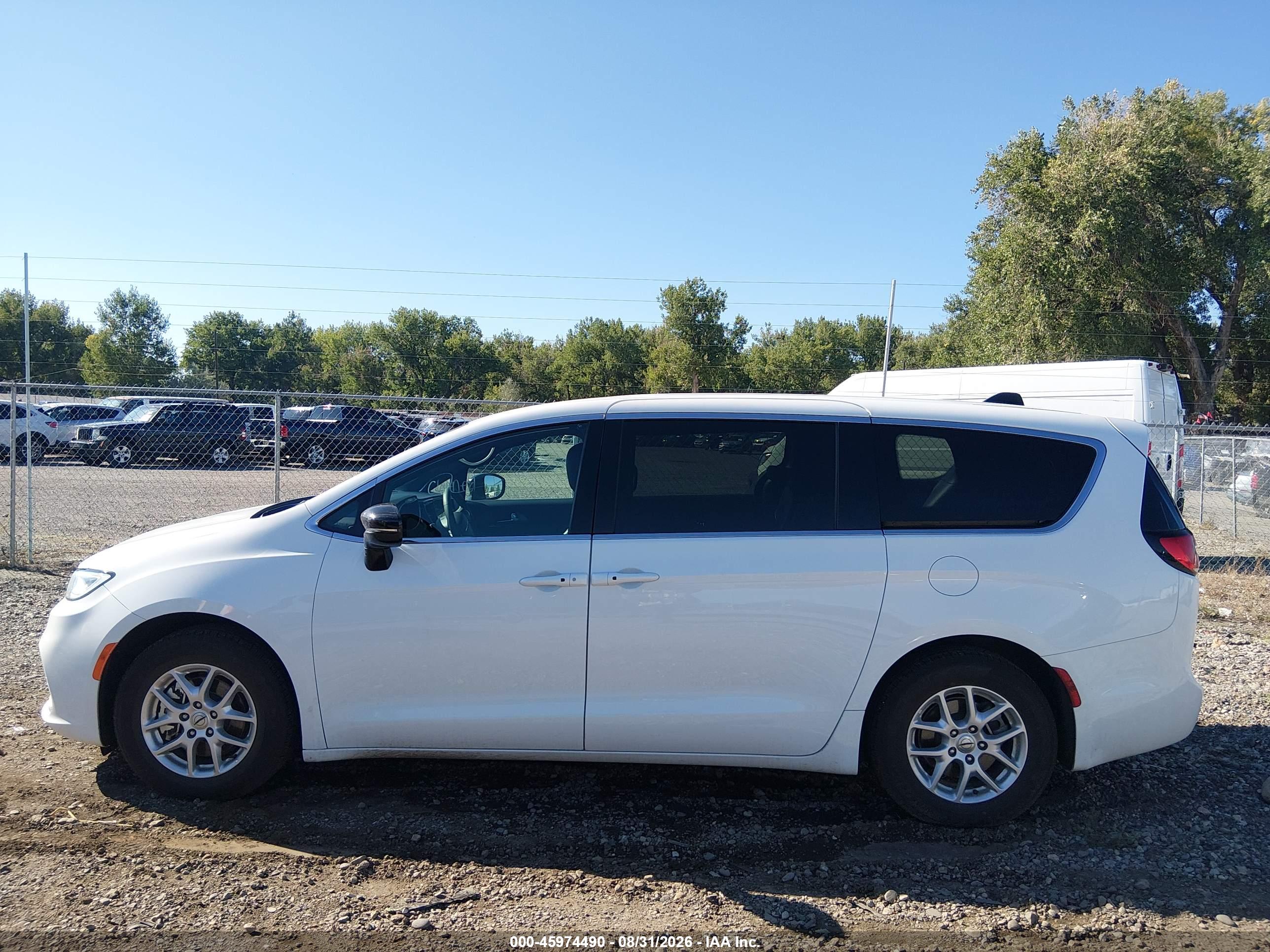 2025 CHRYSLER PACIFICA SELECT